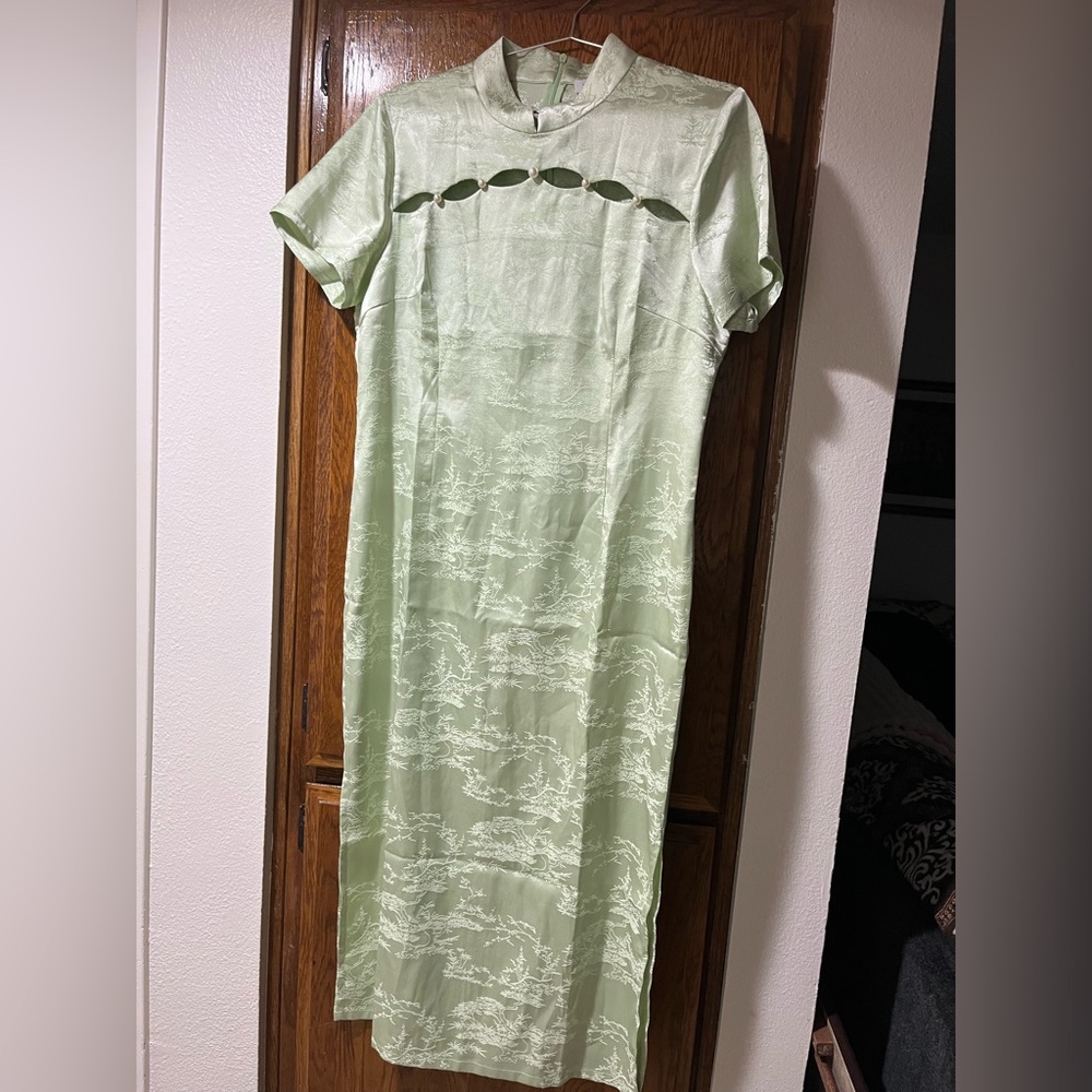 Elegant Green Women's Dress